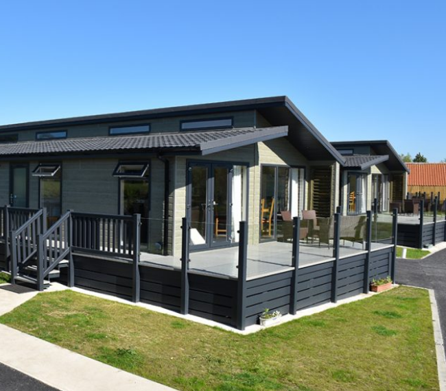 lodges near fishing lakes in wold view country park