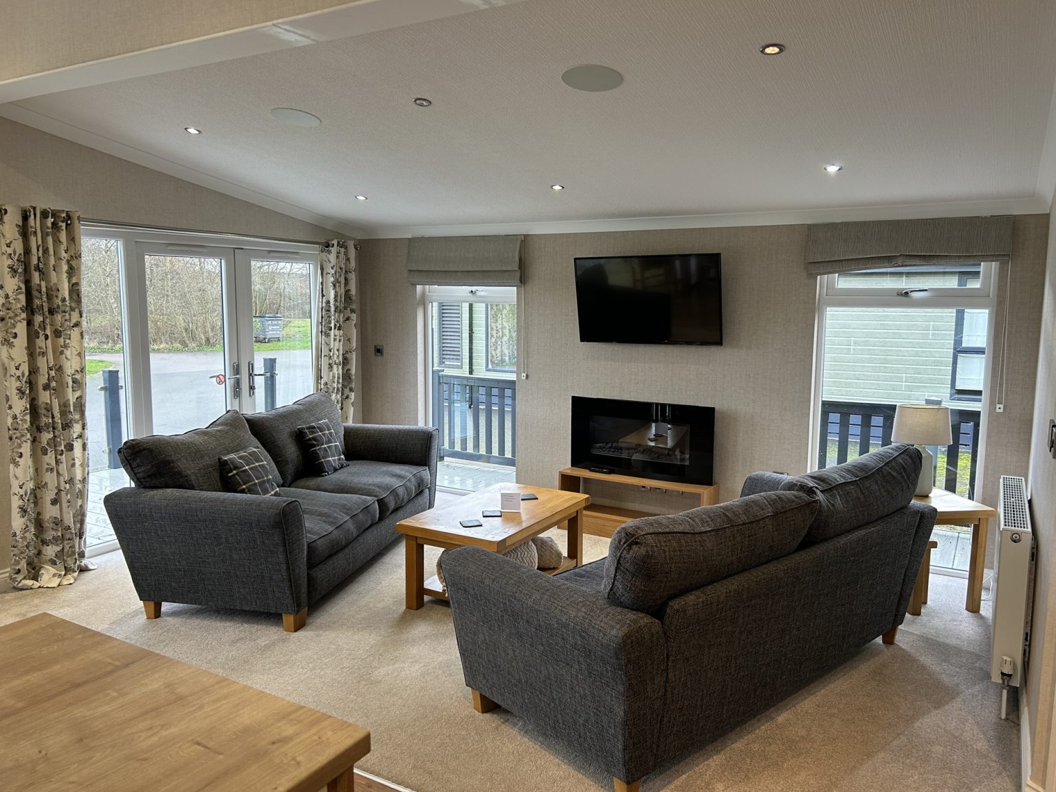Lakeside Lodge With Hot Tub For Sale Wold View Country Park